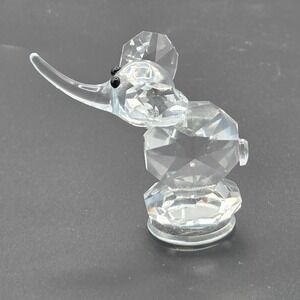 Faceted Crystal Cut Glass Elephant with Black Eyes RETRO